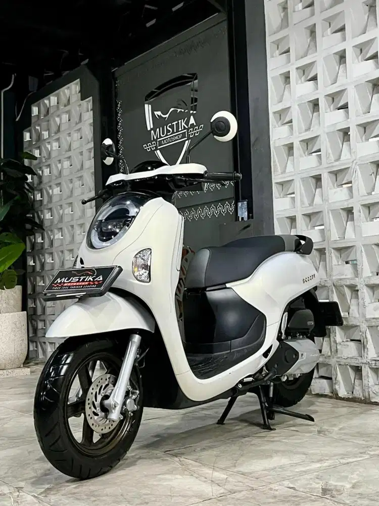 HONDA ALL NEW SCOOPY PRESTIGE 2024 - Chintia Mustika