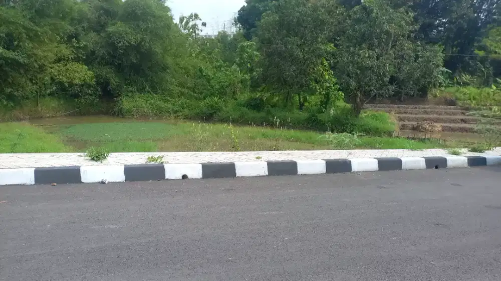 400 m PINGGIR JALAN KAMPUS NEGERI POLMAN PUSAT KOTA MAJALENGKA