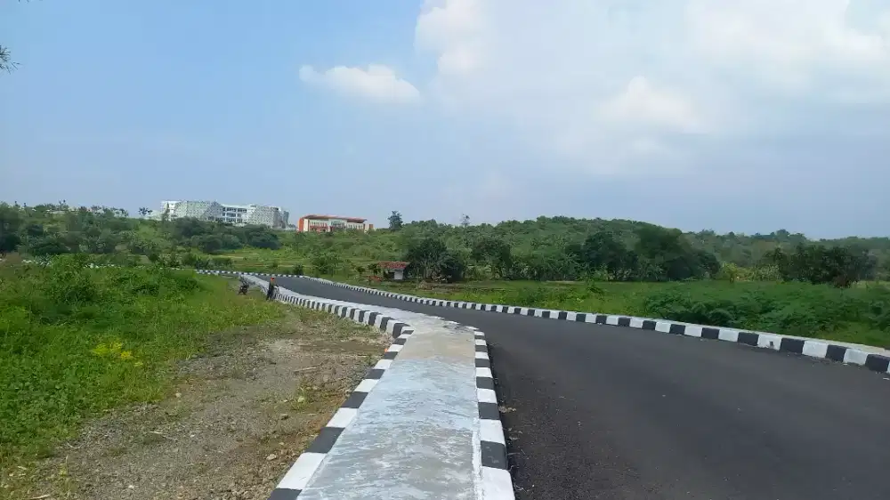 400 m PINGGIR JALAN KAMPUS NEGERI POLMAN PUSAT KOTA MAJALENGKA