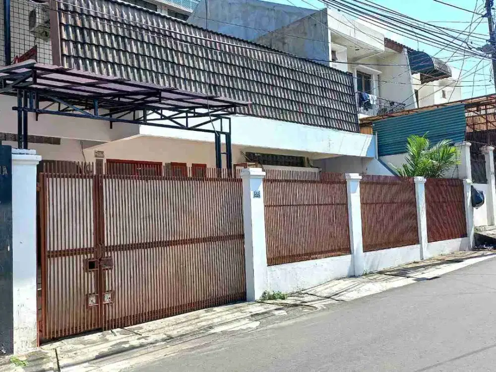 Jual Rumah 2 Lantai Bagus SHM Jakarta Barat