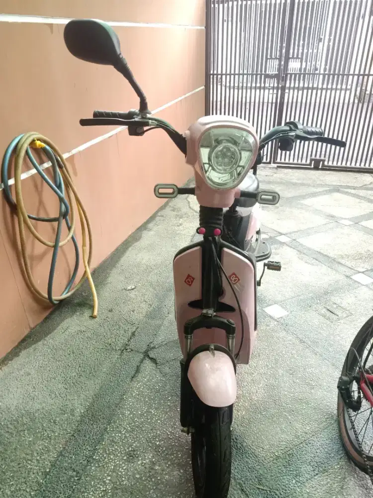 Sepeda listrik jarang dipake dari awal beli cuman jadi pajangan gudang