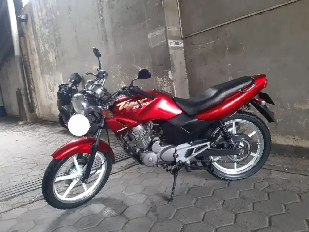 JUAL Honda Tiger Tahun 2000 – Mesin Halus, Siap Pakai!