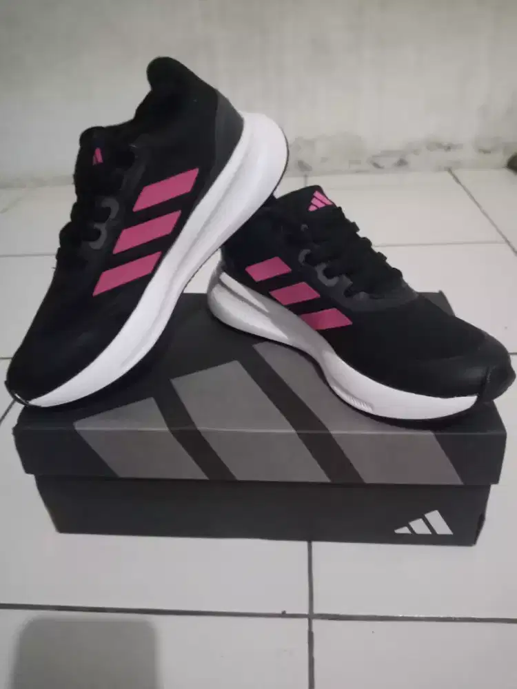 Sepatu Adidas Run falcon