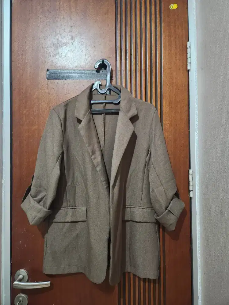 [NEW] Blazer Mahella varian Kim Oversized Blazer warna vintage brown