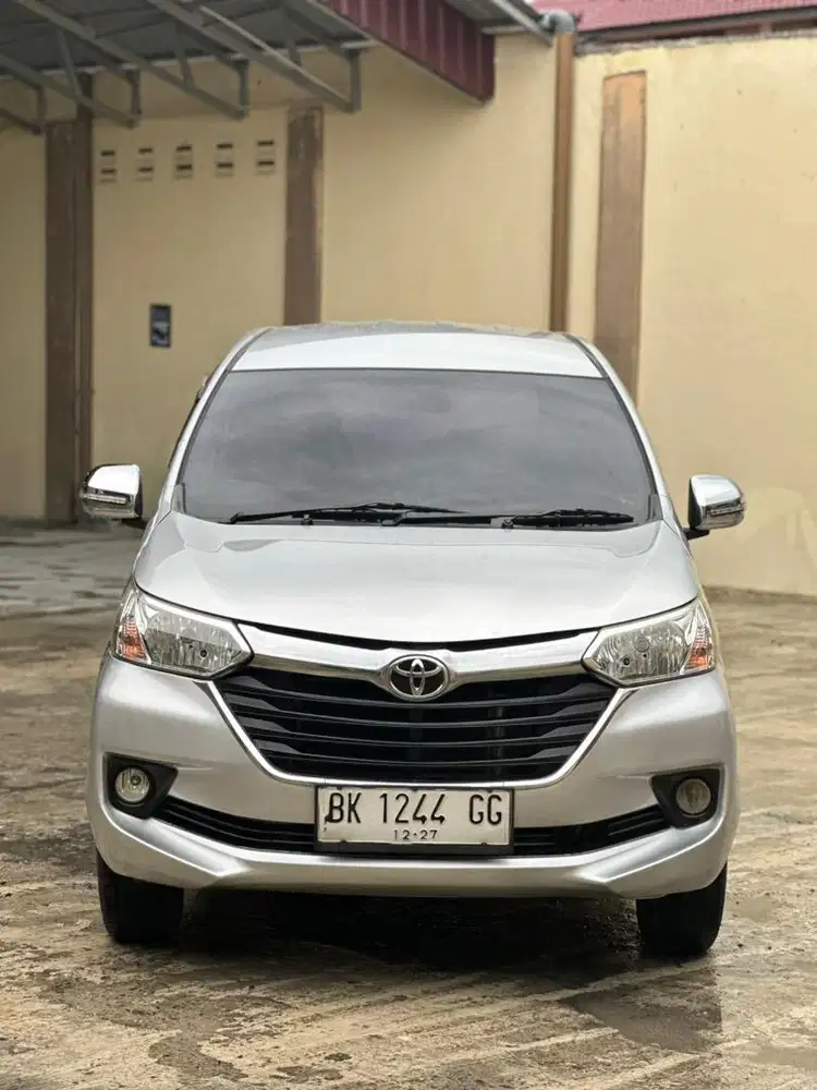 Toyota avanza 1.3 G at matic 2017