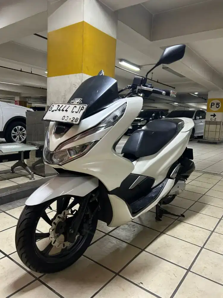 Honda Pcx 2018  lengkap