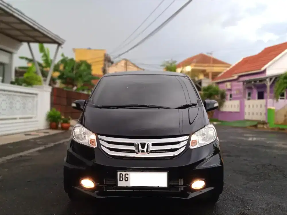 [KM 60 Rb] HONDA FREED E PSD 2015/2014 Hitam