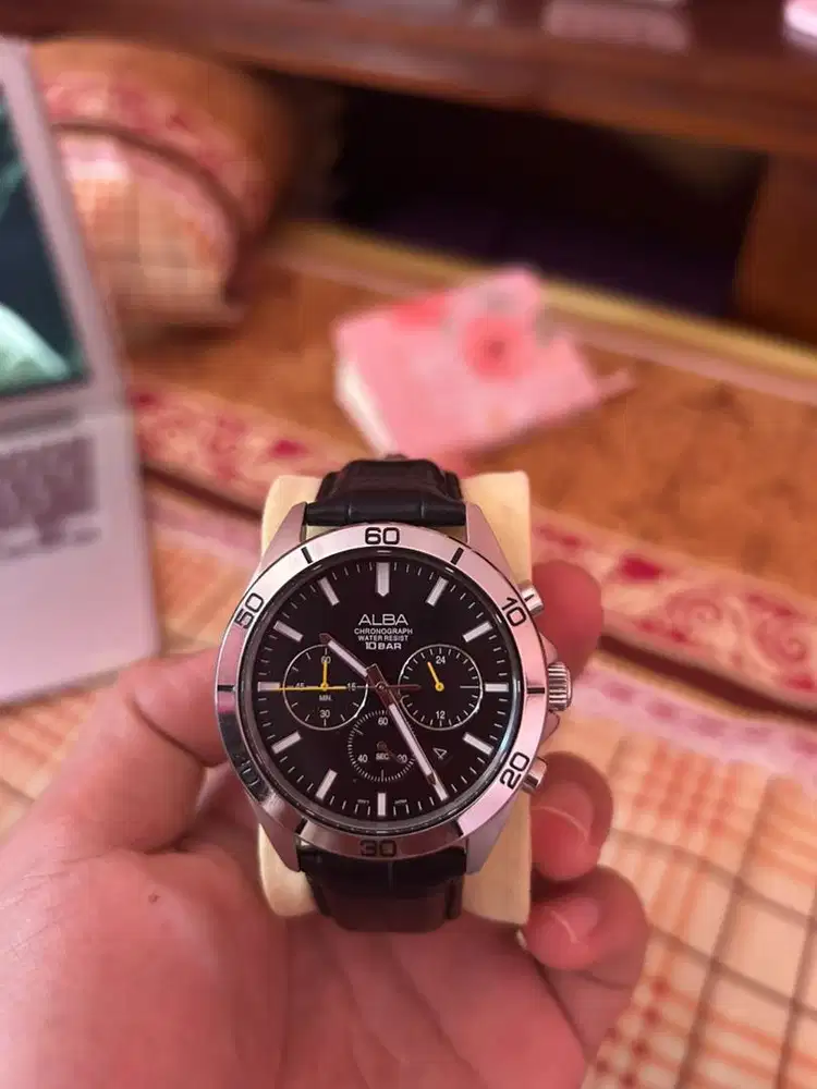 Jual jam tangan bekas