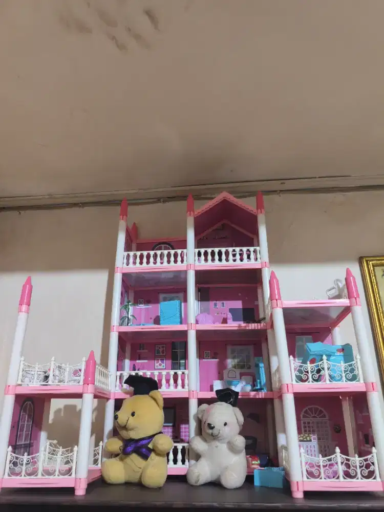 Mainan rumah barbie