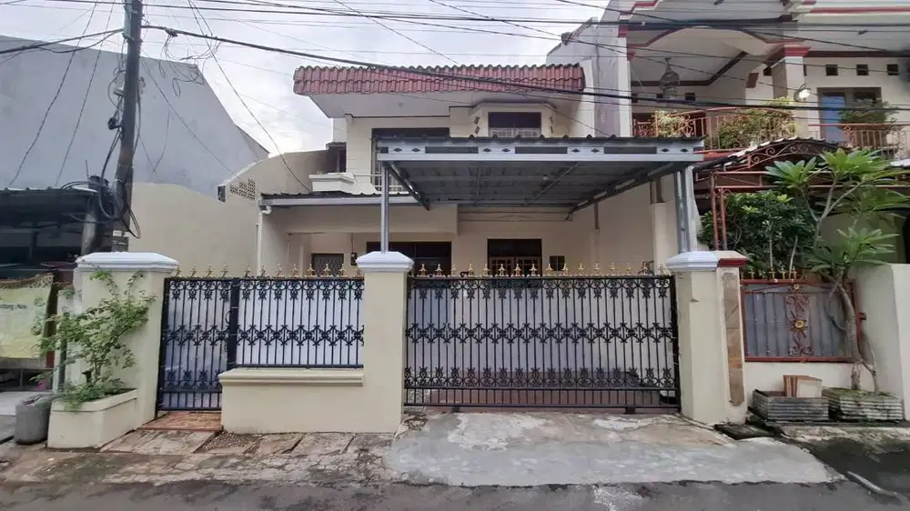 Rumah di Kontrakan Tahunan (Pondok Kelapa)