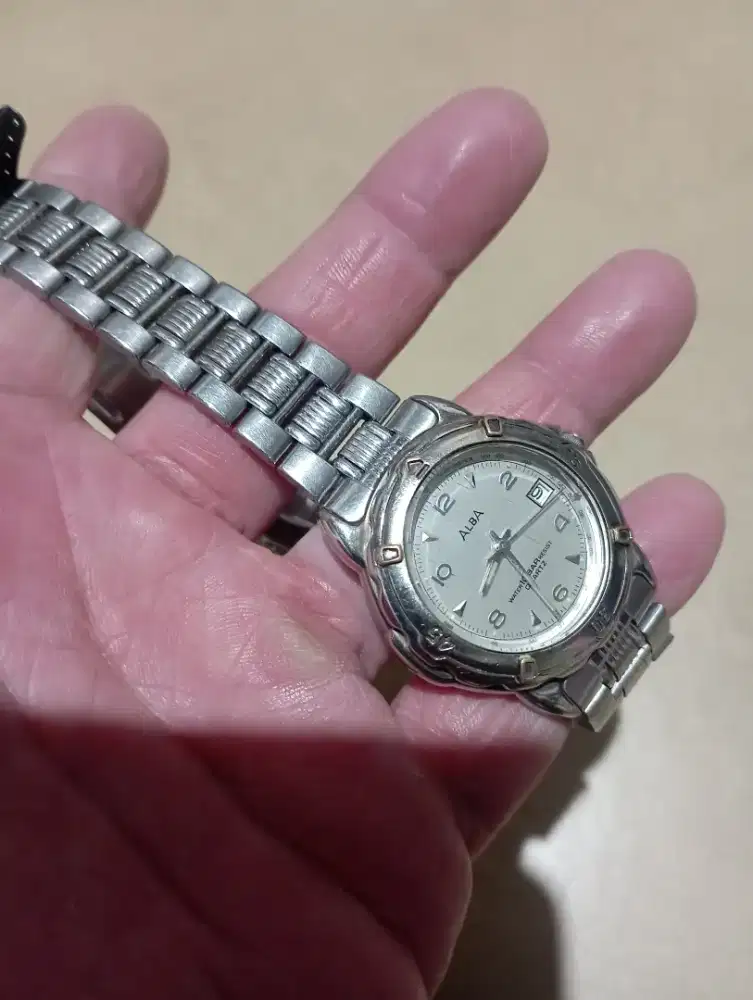 Jam tangan Alba Quartz japan