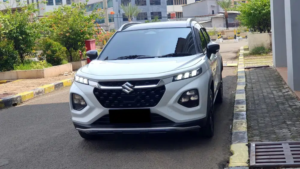 Km 4 ribu suzuki fronx sgx hybrid two tone 2025 hitam