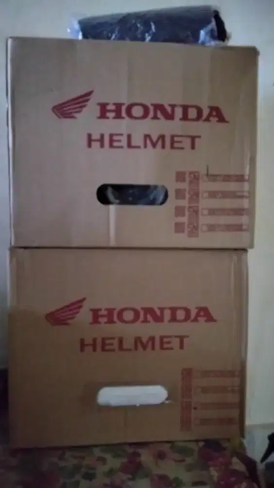 Helm bawaan Honda Vario dan scopy baru