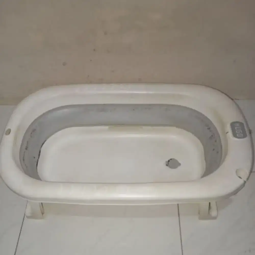 Bak mandi bayi (hugo)