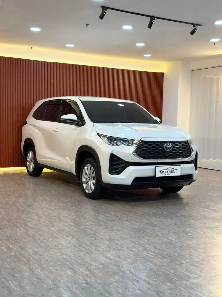 Toyota Innova Zenix 2.0 V CVT 2025 Odo 9 Ribu Record Antik Bergaransi