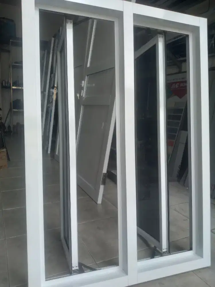 Jendela aluminium dobel daun T150cm L120cm hrg komplit psg 2 jt / pcs
