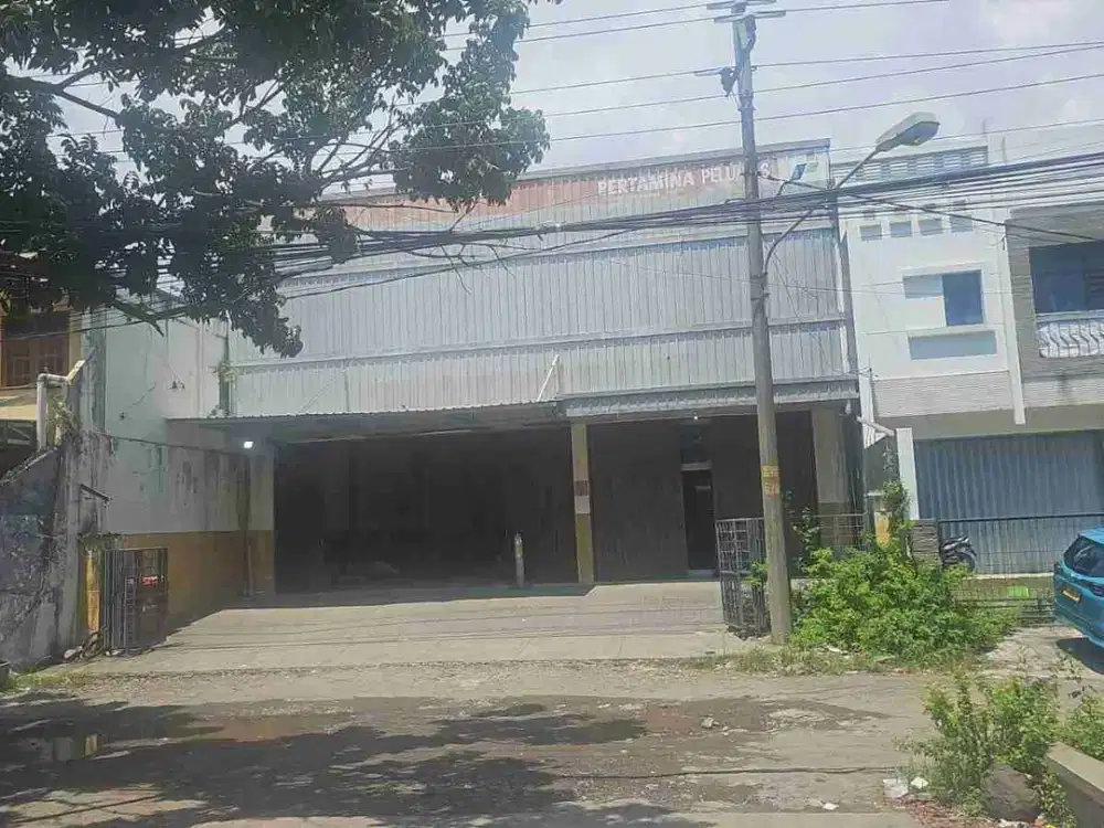 GUDANG MAJAPAHIT DI JALAN UTAMA SEMARANG DEMAK