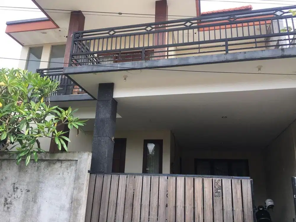 Disewakan rumah modern styile villa