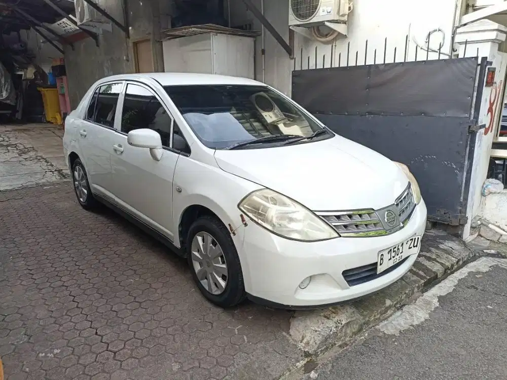 Nissan Latio Tahun 2010