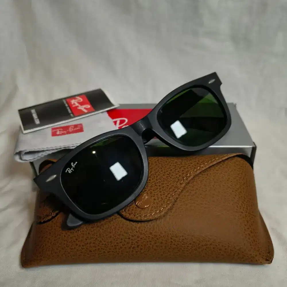 Ray Ban RB2151 Wayfarer – Hitam Doff Green Lens