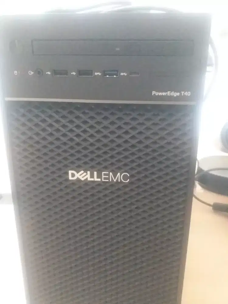 komputer desktop Dell T40 kondisi normal..harga nego santai