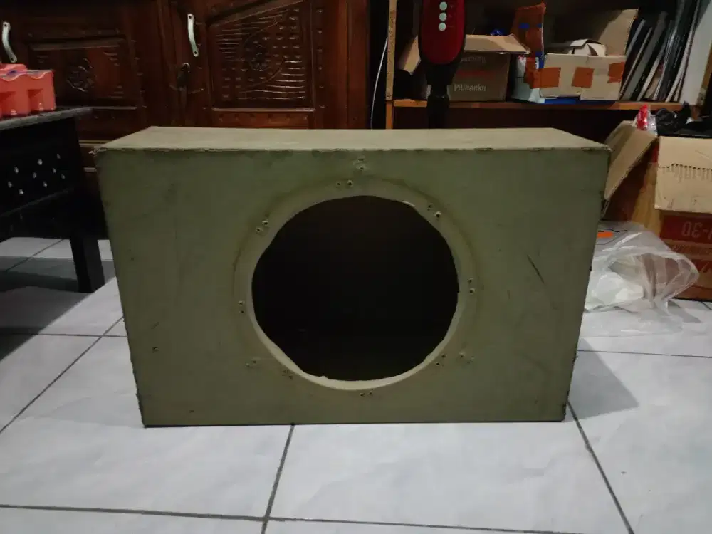 Box subwoofer bekas
