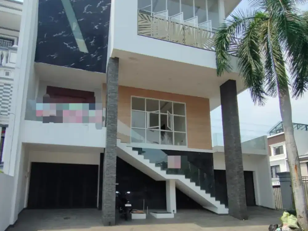 Dijual Rumah di Florence PIK 1, LT.13x20m2, 3+1 Kamar Tidur