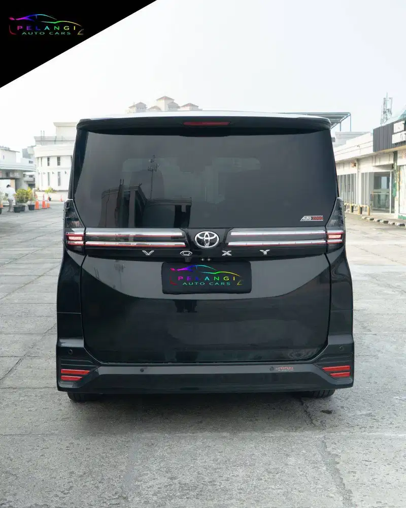 FOR SALE: Toyota Voxy 2.0 Facelift 2022 (AT)