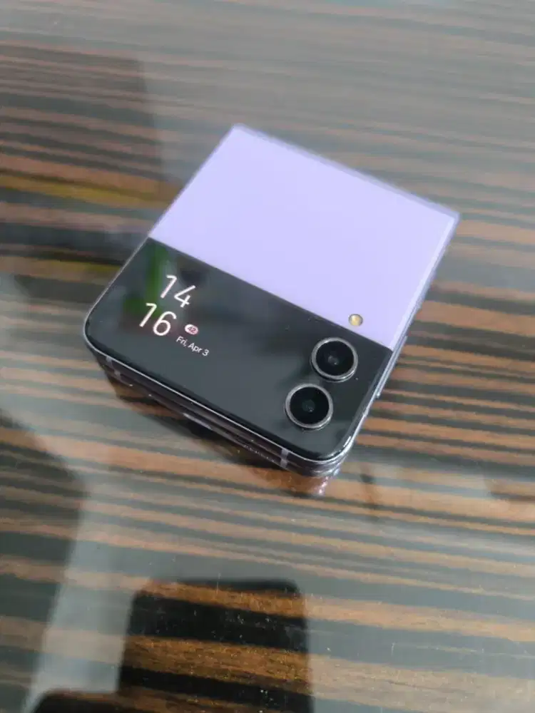 Samsung Z Flip 4 8/128 SEIN Mulus + Fullset