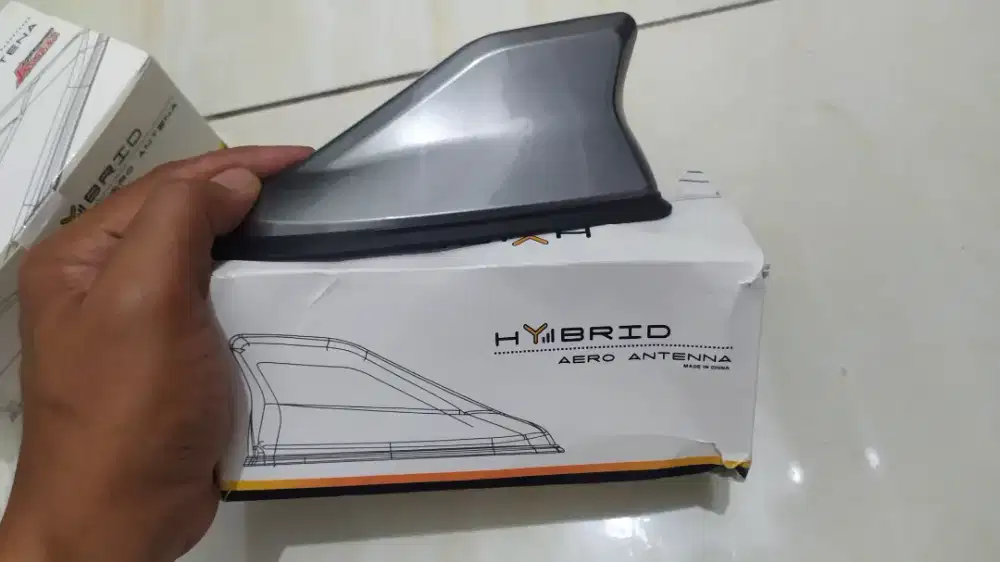 Antena mobil sirip hiu abu-abu MUDA