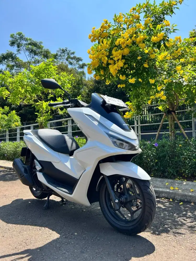 honda pcx 160 2025 cbs like new!