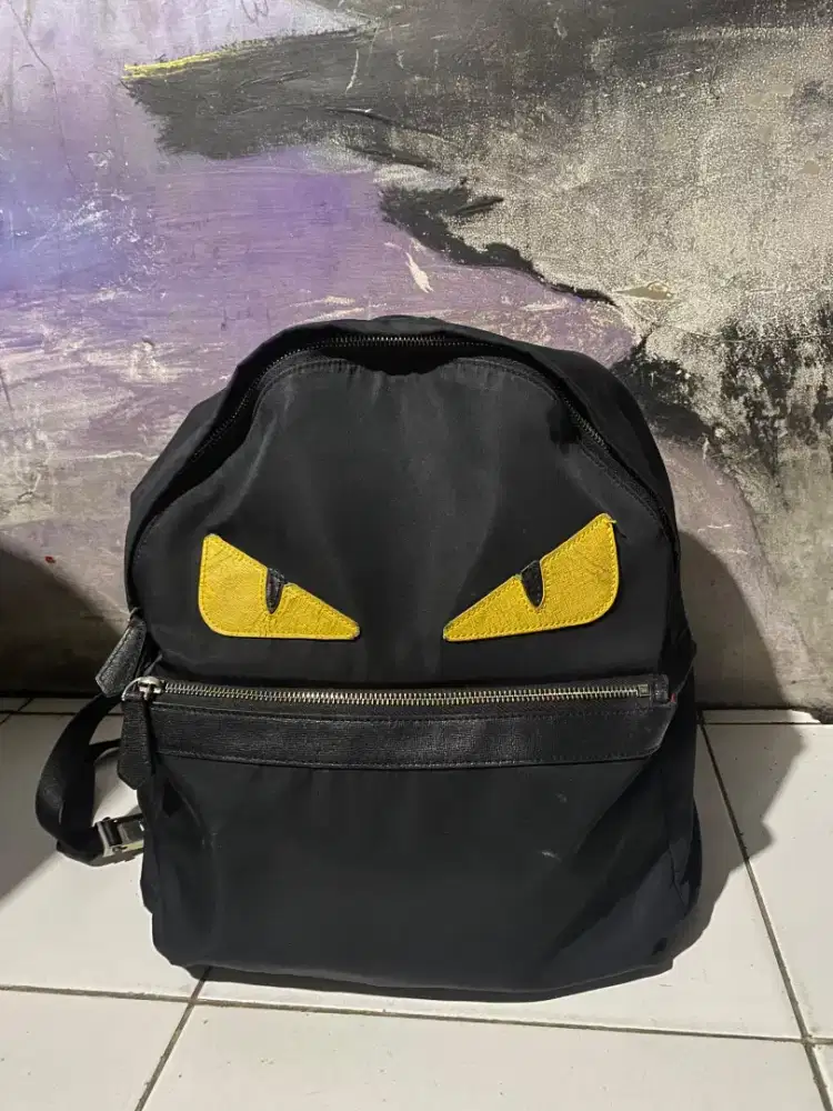 Tas fendi kondisi bagus aman original full tag embos