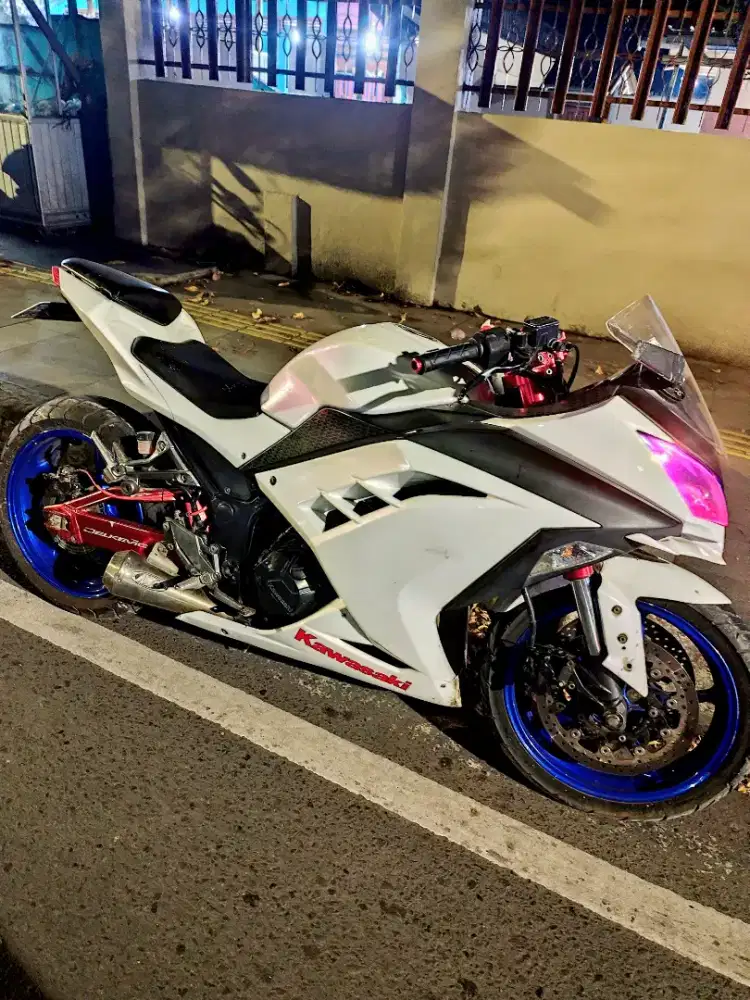 KAWASAKI NINJA 250 FI PUTIH