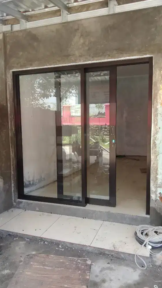 Pintu geser + kaca mati aluminium T210cm L200cm hrg plus pasang 3.9 jt