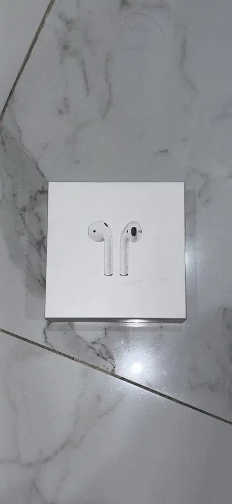 Airpods 2 open box like new!