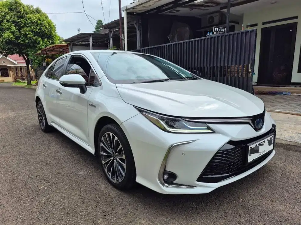 Toyota New Corolla Altis 1.8 V Hybrid TSS Pk 2024 Automatic