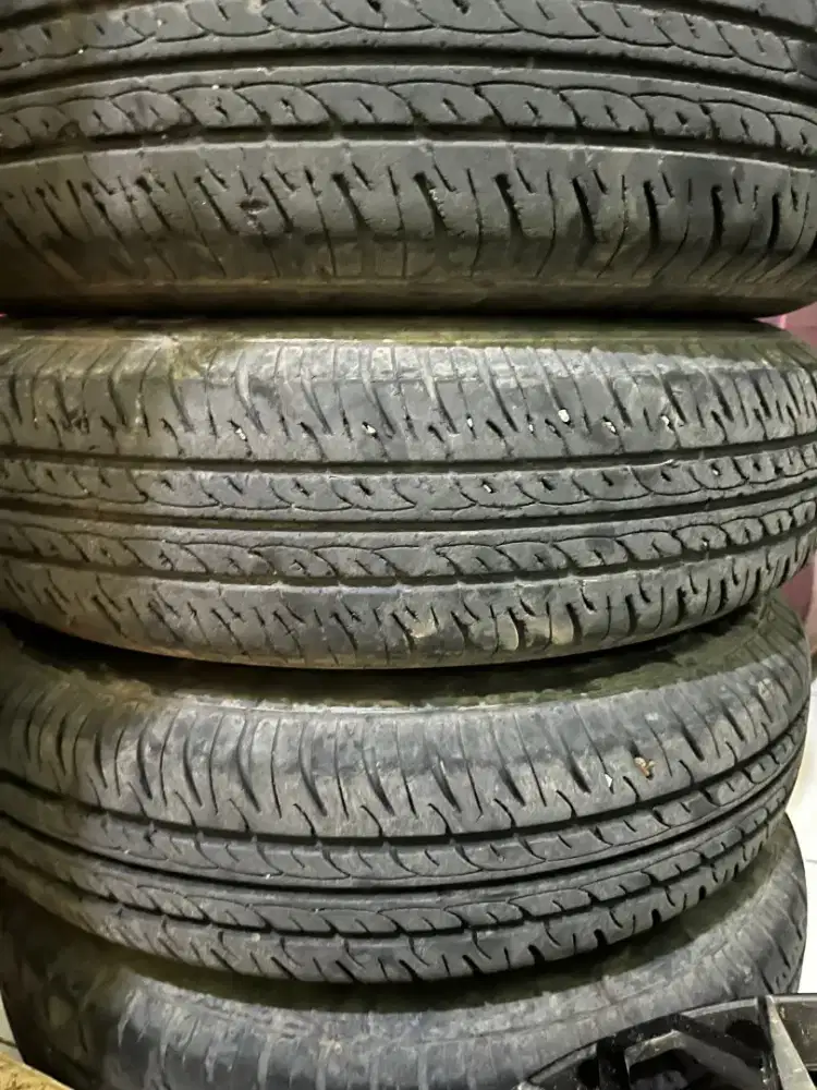 Dijual 4 Ban dan 5 velg ori sigra Ring 13 + 4 Dop velg