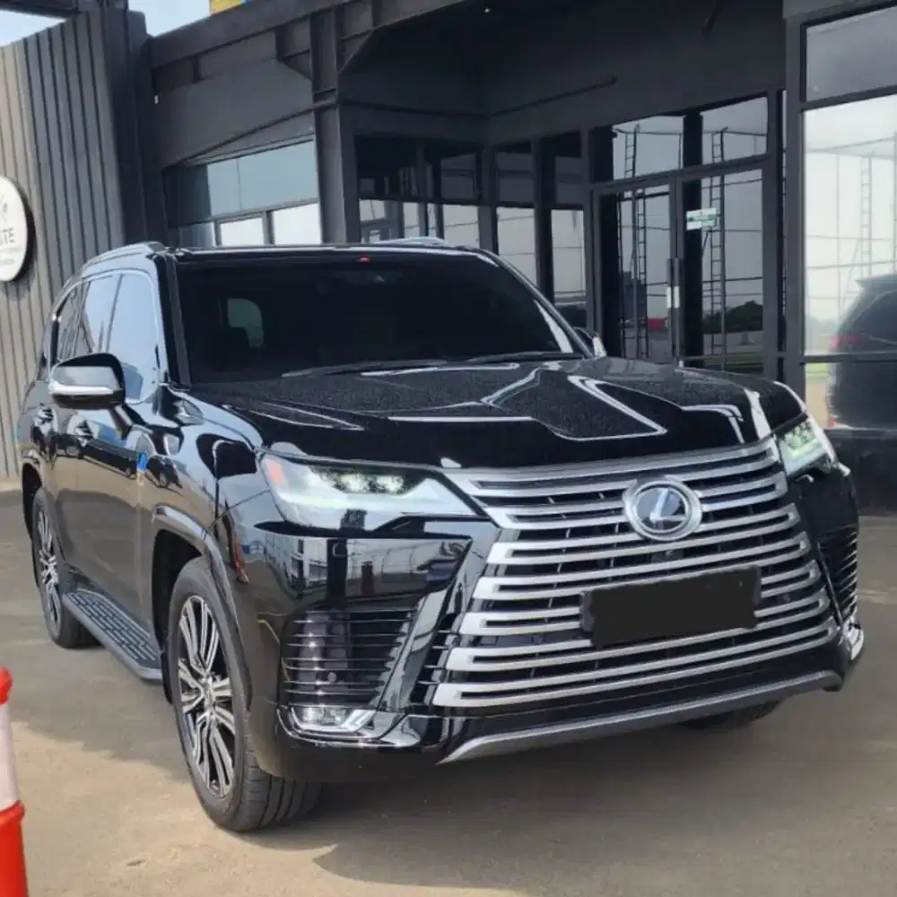 Lexus LX600 NIK 2024 7 Seater Black KM 2rb Antikk Like New Perfect