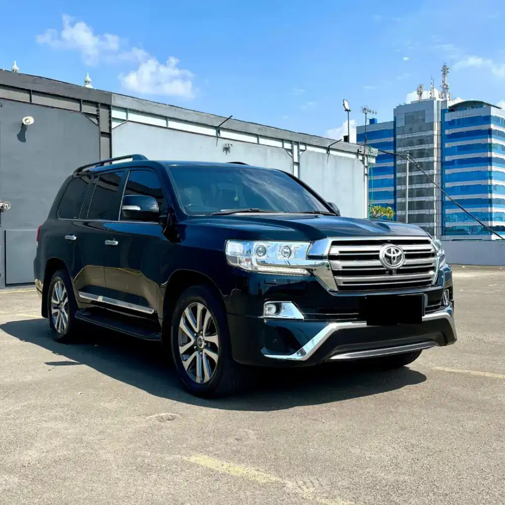 Toyota Land Cruiser VXR 200 NIK 2017 Black KM 67rb Perfect Condition.
