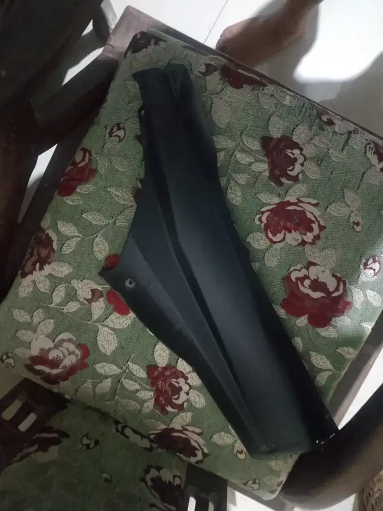 Cover tutup bawah sebelah kanan beat FI original copotan