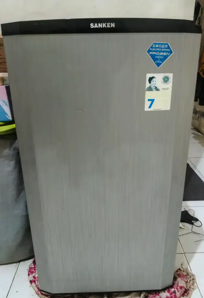 Kulkas Bekas Sanken 1 Pintu Silver