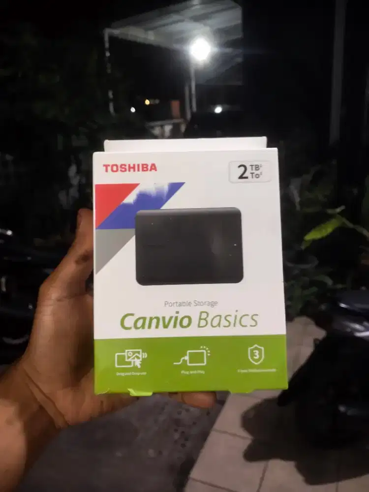 Toshiba Canvio Basic  Hardisk Eksternal 2TB- hitam