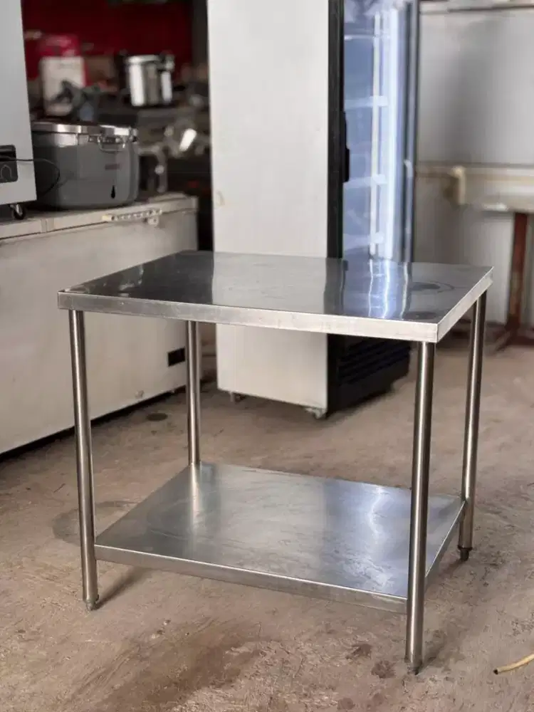 MEJA PREPARE 2 SUSUN

Ukuran 90x70x85