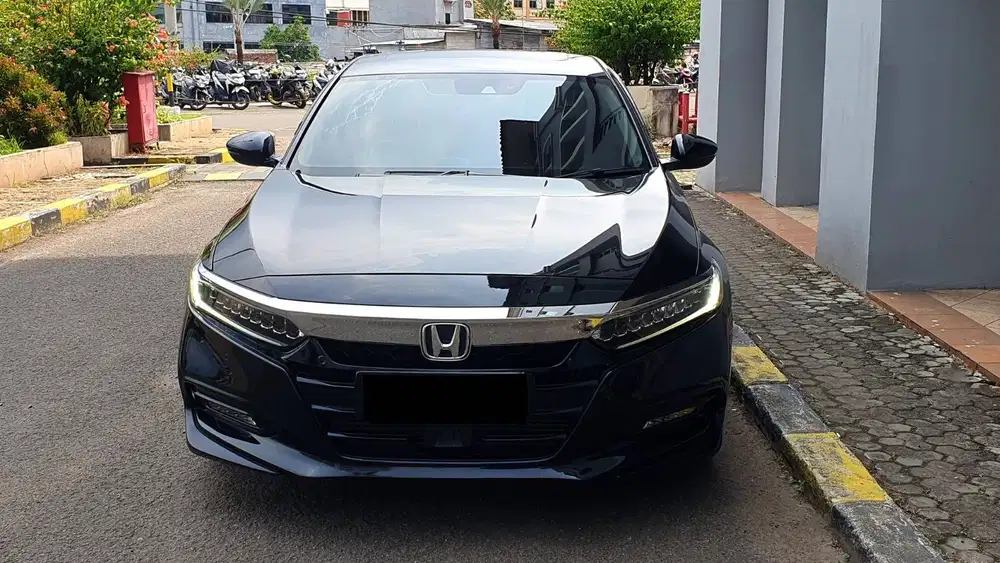 Honda Accord 1.5 VTEC Turbo CVT Sensing AT 2022 Low KM Record Like New