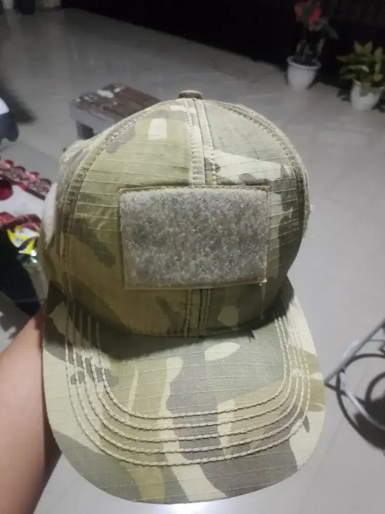 Topi armi kain buat cewek dan cowok siap digunakan