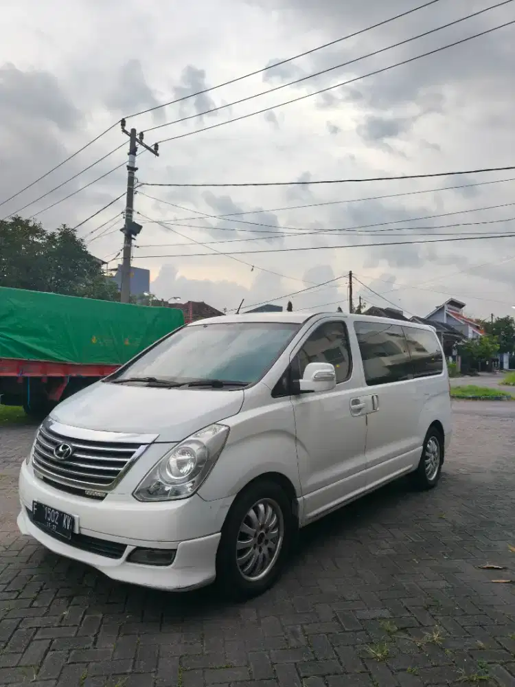 Hyundai H1 Diesel Tipe Tertinggi Royale Matic
