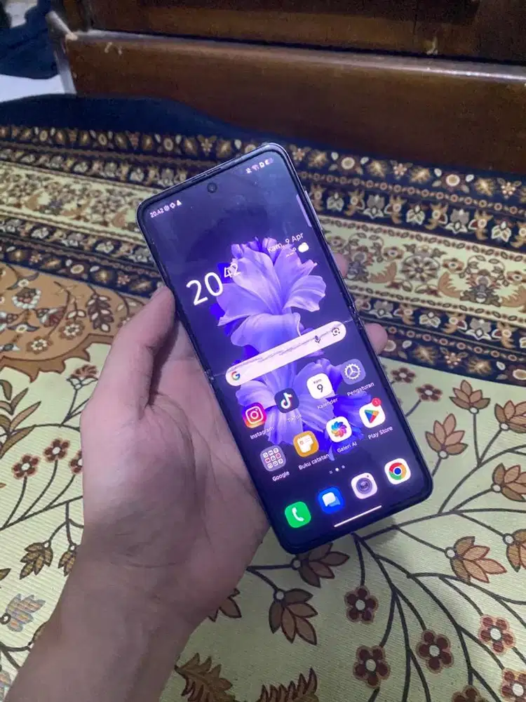 TECNO FLIP PHANTOM V 8/256gb