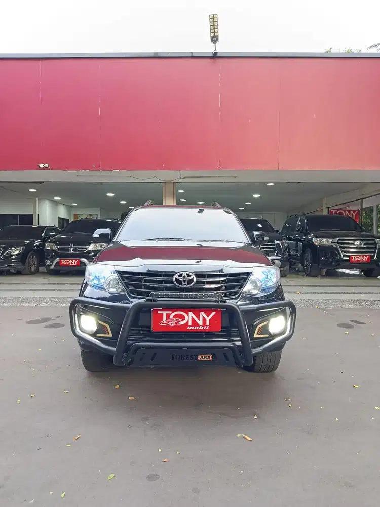 Toyota Fortuner 2.7 V 4x4 AT 2012 Hitam