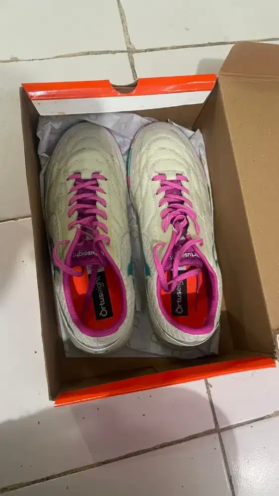 ORTUSEIGHT JOGOSALA VANQUISH LIGHT GREY BEKAS BELUM ADA PEMAKAIAN