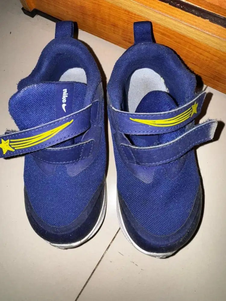 Sepatu nike anak